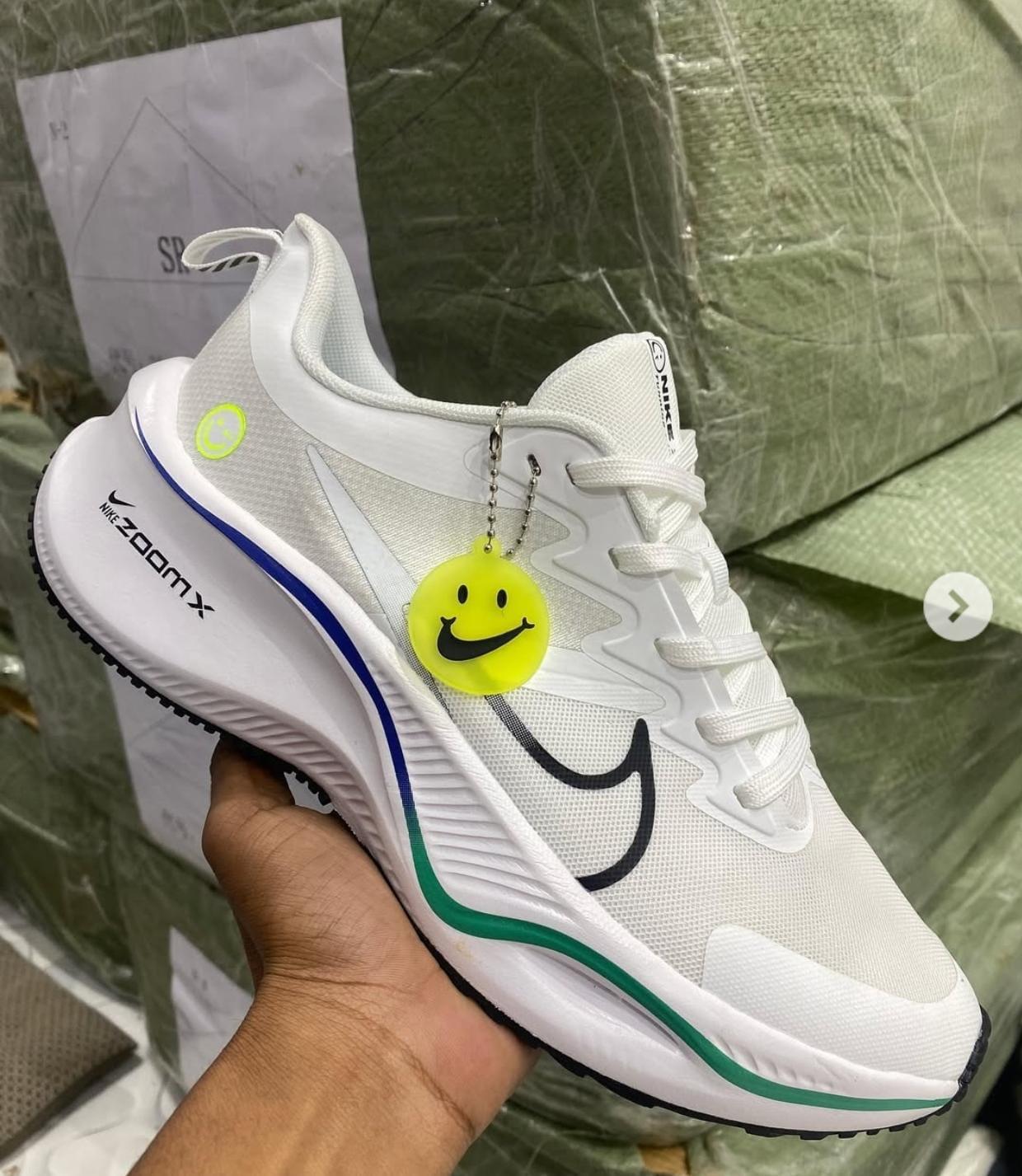 Nike zoom x smily