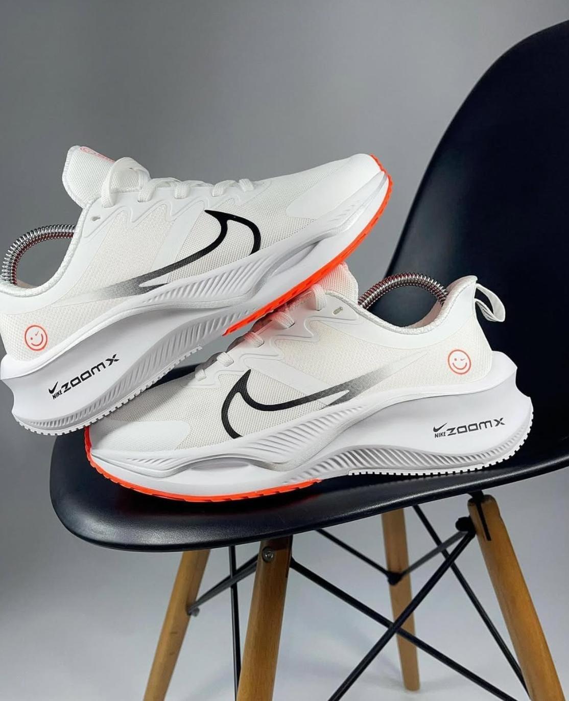 Nike zoom x smily